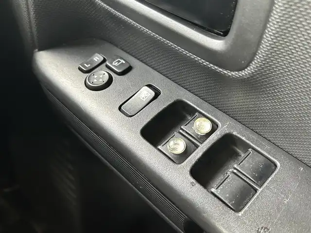 スズキ スペーシア ギア HYBRID XZ 福島県 2019(平31)年 3.4万km アクティブイエロー/ガンメタリック2トーン ・純正サイドデカール/・純正ナビ(CN-RZ843)/(DVD/CD/Bluetooth/ワンセグTV/SD)/・全方位モニター/・ETC/・前方ドライブレコーダー/・両側パワースライドドア/・デュアルセンサーブレーキサポート/・車線維持支援機能/・オートライト/・LEDヘッドライト/・シートヒーター/・ルーフレール/・スマートキー/・プッシュスタート/・純正14インチアルミホイール/・純正ゴムマット