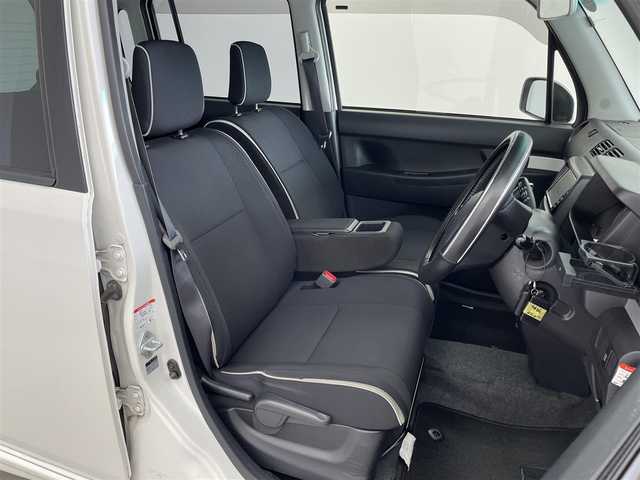 ダイハツ ムーヴ コンテ カスタム RS 埼玉県 2014(平26)年 9.5万km パールホワイトⅢ 純正ナビ　バックカメラ　キセノンヘッドライト　スマートキー　純正アルミホイール　純正フロアマット　ＵＳＢ　ＤＶＤ再生　地デジＴＶ　電動格納ミラー　オートエアコン　ターボ　革巻きステアリング