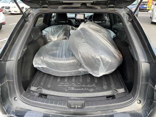 トヨタ カローラツーリング ハイブリッド ダブルバイビー 宮城県 2021(令3)年 12.6万km ブラックマイカ 登録時走行距離125874km/純正ナビ/TV・Bluetooth・AM・FM・ミラキャスト/バックカメラ/シートヒーター/モデリスタエアロ/寒冷地仕様/純正ビルトインETC/コーナーセンサー/電動パーキングシステム/オートマチックハイビーム/ステアリングヒーター/レーザー探知機/プッシュスタート/ドアバイザー/電動格納ミラー