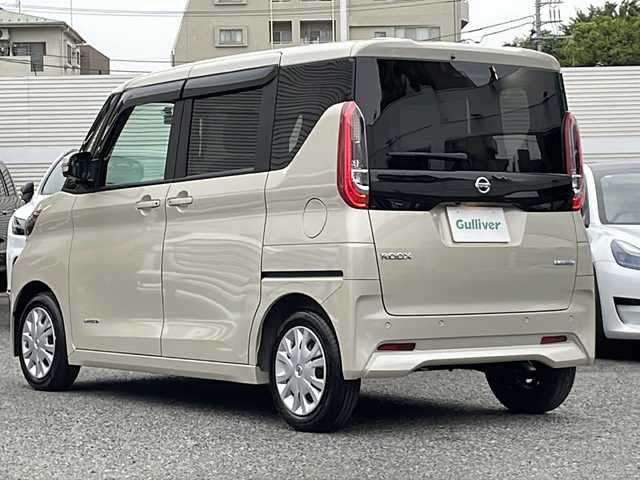 日産 ルークス X 東京都 2023(令5)年 0.7万km フローズンバニラパール ワンオーナー/新車時保証書　整備記録簿/取扱説明書　ナビ説明書/社外ナビ/フルセグTV/BT/USB/HDMI/アランドビューモニター　ETC/ドライブレコーダー（前後）/アイドリングストップ/セーフティーシールド/片側パワースライドドア/オートライト/スマートキーX2