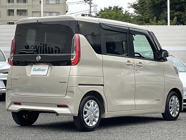 日産 ルークス X 東京都 2023(令5)年 0.7万km フローズンバニラパール ワンオーナー/新車時保証書　整備記録簿/取扱説明書　ナビ説明書/社外ナビ/フルセグTV/BT/USB/HDMI/アランドビューモニター　ETC/ドライブレコーダー（前後）/アイドリングストップ/セーフティーシールド/片側パワースライドドア/オートライト/スマートキーX2