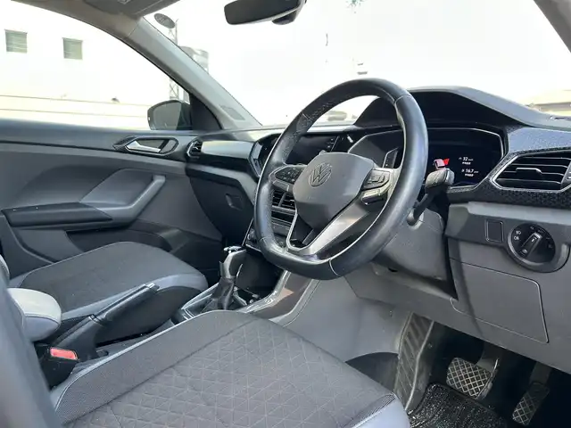 フォルクスワーゲン ＶＷ Ｔ－クロス TSI スタイル 岐阜県 2021(令3)年 4.3万km 黒 Discover　Proパッケージ/純正SSDナビゲーションシステム/ Bluetooth/AppleCarPlay/Android Auto/セーフティプロパッケージ/テクノロジーパッケージ/アダプティブクルーズコントロール/レーンキープアシストシステム/ドライバー疲労検知システム/ハイビームアシスト/プリクラッシュブレーキシステム（Front Assist）/ブラインドスポットディテクション/リアトラフィックアラート/バックカメラ/ルーフレール/ETC2.0/前後ドライブレコーダー/純正フロアマット