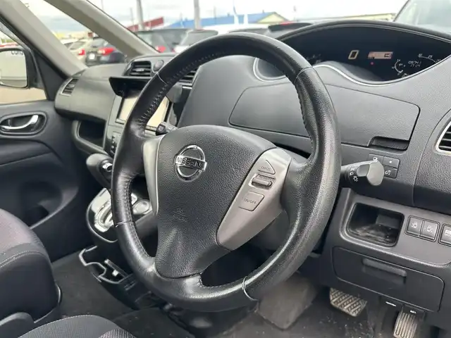 日産 セレナ ハイウェイスター Vセレクション 道北・旭川 2012(平24)年 10.6万km スーパーブラック (株)IDOMが運営する【じしゃロン旭川店】の自社ローン専用車両になります。こちらは現金またはオートローンご利用時の価格です。自社ローンご希望の方は別途その旨お申付け下さい/　/・社外ナビ(CD/DVD/BT/SD/フルセグ)/・バックカメラ/・ETC/・クルーズコントロール/・両側パワースライドドア/・積込サマータイヤ 195/65R15