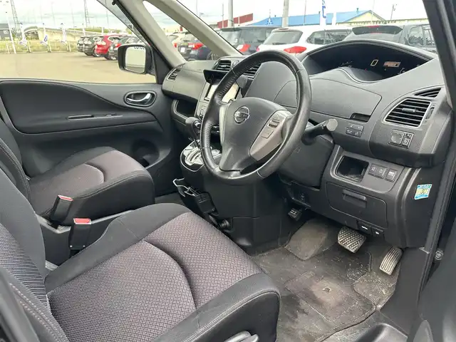 日産 セレナ ハイウェイスター Vセレクション 道北・旭川 2012(平24)年 10.6万km スーパーブラック (株)IDOMが運営する【じしゃロン旭川店】の自社ローン専用車両になります。こちらは現金またはオートローンご利用時の価格です。自社ローンご希望の方は別途その旨お申付け下さい/　/・社外ナビ(CD/DVD/BT/SD/フルセグ)/・バックカメラ/・ETC/・クルーズコントロール/・両側パワースライドドア/・積込サマータイヤ 195/65R15
