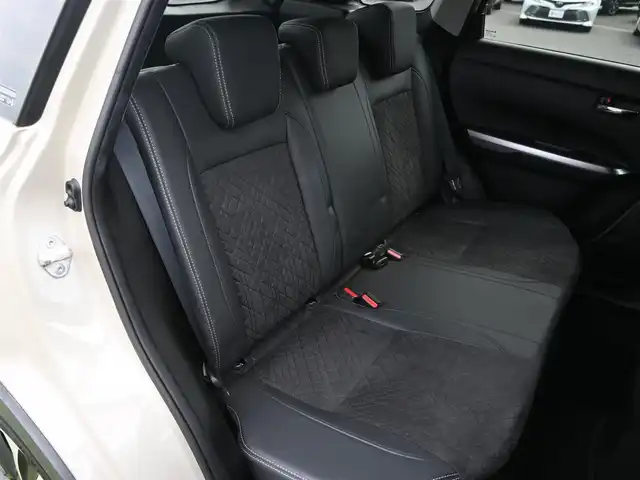 スズキ エスクード 1．4 ターボ 千葉県 2019(令1)年 4.2万km サバンナアイボリーメタリック/ブラック 2トーンルーフ スズキセーフティサポート/レーダークルーズコントロール/アイドリングストップ/社外SDナビ/地デジTV/【DVD/CD再生機能　Bluetooth接続】/バックカメラ/ハーフレザーシート/前席シートヒーター/革巻きステアリング/ステアリングスイッチ/パドルシフト/ETC/ウインカーミラー/純正17インチアルミホイル/サイド/カーテンエアバッグ/携帯リモコン