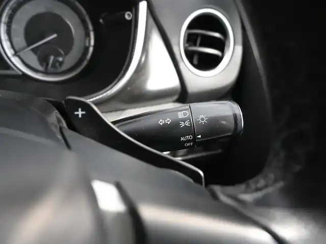 スズキ エスクード 1．4 ターボ 千葉県 2019(令1)年 4.2万km サバンナアイボリーメタリック/ブラック 2トーンルーフ スズキセーフティサポート/レーダークルーズコントロール/アイドリングストップ/社外SDナビ/地デジTV/【DVD/CD再生機能　Bluetooth接続】/バックカメラ/ハーフレザーシート/前席シートヒーター/革巻きステアリング/ステアリングスイッチ/パドルシフト/ETC/ウインカーミラー/純正17インチアルミホイル/サイド/カーテンエアバッグ/携帯リモコン