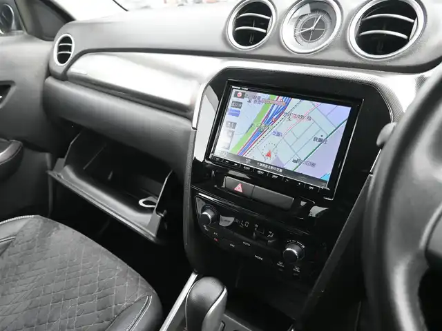 スズキ エスクード 1．4 ターボ 千葉県 2019(令1)年 4.2万km サバンナアイボリーメタリック/ブラック 2トーンルーフ スズキセーフティサポート/レーダークルーズコントロール/アイドリングストップ/社外SDナビ/地デジTV/【DVD/CD再生機能　Bluetooth接続】/バックカメラ/ハーフレザーシート/前席シートヒーター/革巻きステアリング/ステアリングスイッチ/パドルシフト/ETC/ウインカーミラー/純正17インチアルミホイル/サイド/カーテンエアバッグ/携帯リモコン