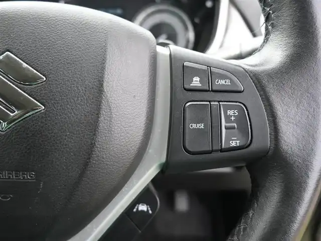 スズキ エスクード 1．4 ターボ 千葉県 2019(令1)年 4.2万km サバンナアイボリーメタリック/ブラック 2トーンルーフ スズキセーフティサポート/レーダークルーズコントロール/アイドリングストップ/社外SDナビ/地デジTV/【DVD/CD再生機能　Bluetooth接続】/バックカメラ/ハーフレザーシート/前席シートヒーター/革巻きステアリング/ステアリングスイッチ/パドルシフト/ETC/ウインカーミラー/純正17インチアルミホイル/サイド/カーテンエアバッグ/携帯リモコン