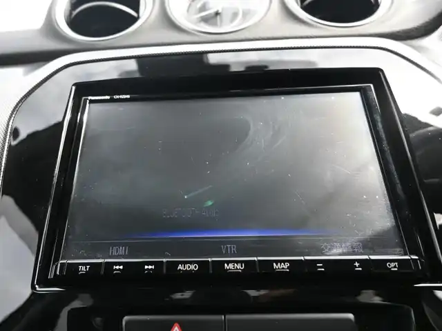 スズキ エスクード 1．4 ターボ 千葉県 2019(令1)年 4.2万km サバンナアイボリーメタリック/ブラック 2トーンルーフ スズキセーフティサポート/レーダークルーズコントロール/アイドリングストップ/社外SDナビ/地デジTV/【DVD/CD再生機能　Bluetooth接続】/バックカメラ/ハーフレザーシート/前席シートヒーター/革巻きステアリング/ステアリングスイッチ/パドルシフト/ETC/ウインカーミラー/純正17インチアルミホイル/サイド/カーテンエアバッグ/携帯リモコン
