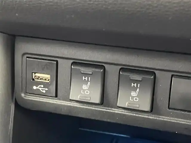 トヨタ カローラ クロス ハイブリッド Z 埼玉県 2021(令3)年 3.2万km プラチナホワイトパールマイカ モデリスタエアロ　ガラスルーフ　純正１０．５ディスプレイオーディオ　バックカメラ　セーフティセンス　ビルトインＥＴＣ２．０　前後ドラレコ　デジタルインナーミラー　シートヒーター　ワイヤレス充電　ＬＥＤ