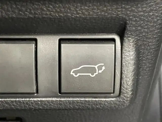 トヨタ カローラ クロス ハイブリッド Z 埼玉県 2021(令3)年 3.2万km プラチナホワイトパールマイカ モデリスタエアロ　ガラスルーフ　純正１０．５ディスプレイオーディオ　バックカメラ　セーフティセンス　ビルトインＥＴＣ２．０　前後ドラレコ　デジタルインナーミラー　シートヒーター　ワイヤレス充電　ＬＥＤ