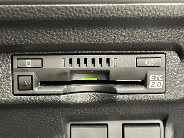 トヨタ カローラ クロス ハイブリッド Z 埼玉県 2021(令3)年 3.2万km プラチナホワイトパールマイカ モデリスタエアロ　ガラスルーフ　純正１０．５ディスプレイオーディオ　バックカメラ　セーフティセンス　ビルトインＥＴＣ２．０　前後ドラレコ　デジタルインナーミラー　シートヒーター　ワイヤレス充電　ＬＥＤ