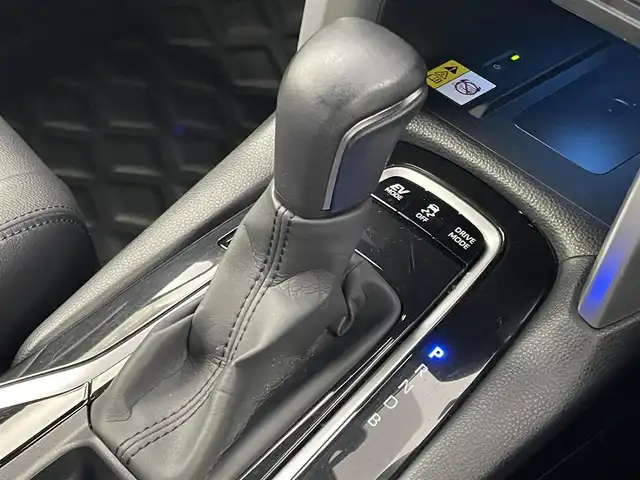 トヨタ カローラ クロス ハイブリッド Z 埼玉県 2021(令3)年 3.2万km プラチナホワイトパールマイカ モデリスタエアロ　ガラスルーフ　純正１０．５ディスプレイオーディオ　バックカメラ　セーフティセンス　ビルトインＥＴＣ２．０　前後ドラレコ　デジタルインナーミラー　シートヒーター　ワイヤレス充電　ＬＥＤ