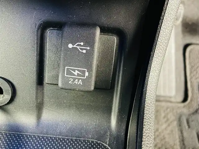 ホンダ シャトル ハイブリッド Z ホンダセンシング 福島県 2022(令4)年 6.5万km プラチナホワイトパール ホンダセンシング/・衝突軽減ブレーキ（CMBS）/・誤発進抑制機能/・路外逸脱抑制機能/・アダプティブクルーズコントロール（ACC）/・車線維持支援システム（LKAS）/・先行車発進お知らせ機能/・標識認識機能/純正ナビ：VXM-215VFEi/・フルセグ/BT/CD/DVD/SD/FM/AM/USB/・バックカメラ/・ビルトインETC/社外前後ドライブレコーダー/革巻きステアリング/・ステアリングスイッチ/・パドルシフト/ハーフレザーシート/・シートヒーター/LEDヘッドライト/・LEDフォグランプ/・オートライト/電動格納ミラー/・ウィンカーミラー/純正フロアマット/ドアバイザー/スマートキー/・プッシュスタート