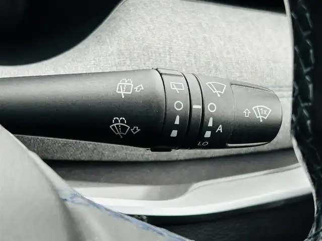 クライスラー・ジープ ジープ コンパス ロンジチュード 神奈川県 2021(令3)年 4.3万km グレーＭ ワンオーナー/純正ディスプレイオーディオ/・Android Auto/Bluetooth/ラジオ/バックカメラ/ルーフレール/前後ドライブレコーダー/パーキングアシスト/アイドリングストップ/クリアランスソナー/レーダークルーズコントロール/ブラインドスポットモニター/車線逸脱警報装置/黒ハーフレザーシート/革巻きシフトノブ/革巻きステアリング/ETC/純正17インチアルミホイール/純正LEDヘッドライト/スマートキー×2/プッシュEgスタート/ストップ/取扱説明書/新車時保証書