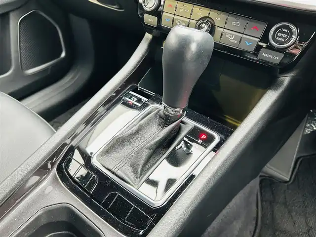 クライスラー・ジープ ジープ コンパス ロンジチュード 神奈川県 2021(令3)年 4.3万km グレーＭ ワンオーナー/純正ディスプレイオーディオ/・Android Auto/Bluetooth/ラジオ/バックカメラ/ルーフレール/前後ドライブレコーダー/パーキングアシスト/アイドリングストップ/クリアランスソナー/レーダークルーズコントロール/ブラインドスポットモニター/車線逸脱警報装置/黒ハーフレザーシート/革巻きシフトノブ/革巻きステアリング/ETC/純正17インチアルミホイール/純正LEDヘッドライト/スマートキー×2/プッシュEgスタート/ストップ/取扱説明書/新車時保証書