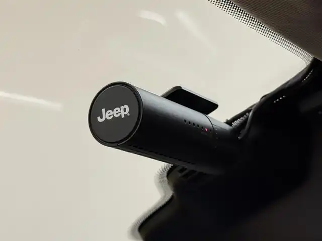クライスラー・ジープ ジープ コンパス ロンジチュード 群馬県 2021(令3)年 4.3万km グレーＭ 安全装備/・衝突軽減ブレーキ/・クルーズコントロール/・クリアランスソナー/・ブラインドスポット/・レーンキープアシスト/・オートライト/・横滑り防止/純正10.1インチナビ/・AM/FM/USB/・Bluetooth/バックカメラ/前後ドライブレコーダー/LEDヘッドライト/LEDフォグランプ/ETC/純正フロアマット/プッシュスタート/スマートキー