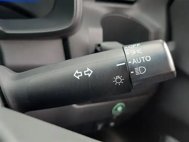 ホンダ フィット ハイブリット Lパッケージ 東京都 2015(平27)年 6.4万km ホワイトオーキッドパール あんしんパッケージ/・シティブレーキアクティブシステム/クルーズコントロール/プッシュスタート/純正ナビ/フルセグTV/バックカメラ/ETC/ハーフレザーシート/LEDヘッドライト/オートライト/ドアバイザー/スマートキー