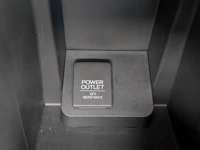 ホンダ フィット ハイブリット Lパッケージ 東京都 2015(平27)年 6.4万km ホワイトオーキッドパール あんしんパッケージ/・シティブレーキアクティブシステム/クルーズコントロール/プッシュスタート/純正ナビ/フルセグTV/バックカメラ/ETC/ハーフレザーシート/LEDヘッドライト/オートライト/ドアバイザー/スマートキー