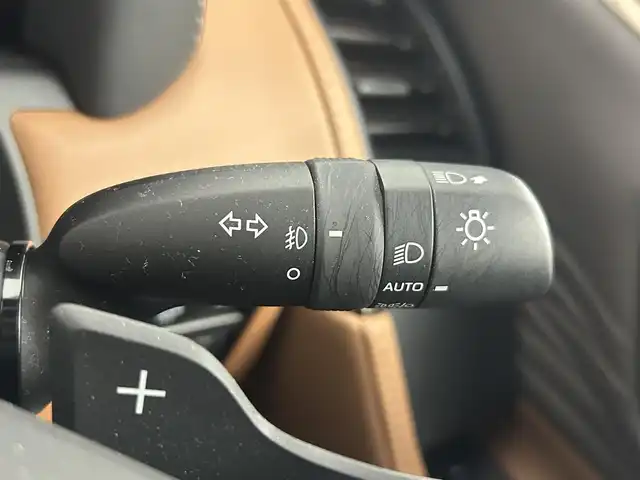 トヨタ ヴェルファイア ハイブリット Z プレミア 熊本県 2023(令5)年 2万km ブラック 禁煙車　/左右独立ムーンルーフ　/純正１４インチディスプレイオーディオ（BT・フルセグ・USB・HDMI）/全周囲カメラ　/純正12.1型フリップダウンモニター　/ミラー型ドライブレコーダー　/ビルトインETC2.0/100V充電/両側パワースライドドア　/前後クリアランスソナー/パワーバックドア/前席・2列目シートヒーター/前席・2列目エアーシート/前席パワーシート/オットマン/置くだけ充電/衝突軽減ブレーキ/レーンキープアシスト/ブラインドスポットモニター/横滑り防止/純正フロアマット/純正19インチAW/オートライト/オートマチックハイビーム/LEDヘッドライト/フォグランプ/スマートキー/プッシュスタート/スペアキー1本/保証書/取扱説明書