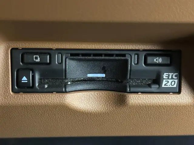 トヨタ ヴェルファイア ハイブリット Z プレミア 熊本県 2023(令5)年 2万km ブラック 禁煙車　/左右独立ムーンルーフ　/純正１４インチディスプレイオーディオ（BT・フルセグ・USB・HDMI）/全周囲カメラ　/純正12.1型フリップダウンモニター　/ミラー型ドライブレコーダー　/ビルトインETC2.0/100V充電/両側パワースライドドア　/前後クリアランスソナー/パワーバックドア/前席・2列目シートヒーター/前席・2列目エアーシート/前席パワーシート/オットマン/置くだけ充電/衝突軽減ブレーキ/レーンキープアシスト/ブラインドスポットモニター/横滑り防止/純正フロアマット/純正19インチAW/オートライト/オートマチックハイビーム/LEDヘッドライト/フォグランプ/スマートキー/プッシュスタート/スペアキー1本/保証書/取扱説明書