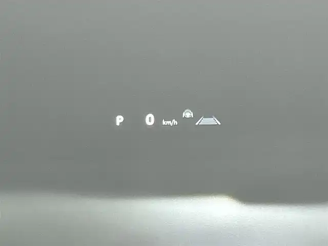 トヨタ ヴェルファイア ハイブリット Z プレミア 熊本県 2023(令5)年 2万km ブラック 禁煙車　/左右独立ムーンルーフ　/純正１４インチディスプレイオーディオ（BT・フルセグ・USB・HDMI）/全周囲カメラ　/純正12.1型フリップダウンモニター　/ミラー型ドライブレコーダー　/ビルトインETC2.0/100V充電/両側パワースライドドア　/前後クリアランスソナー/パワーバックドア/前席・2列目シートヒーター/前席・2列目エアーシート/前席パワーシート/オットマン/置くだけ充電/衝突軽減ブレーキ/レーンキープアシスト/ブラインドスポットモニター/横滑り防止/純正フロアマット/純正19インチAW/オートライト/オートマチックハイビーム/LEDヘッドライト/フォグランプ/スマートキー/プッシュスタート/スペアキー1本/保証書/取扱説明書