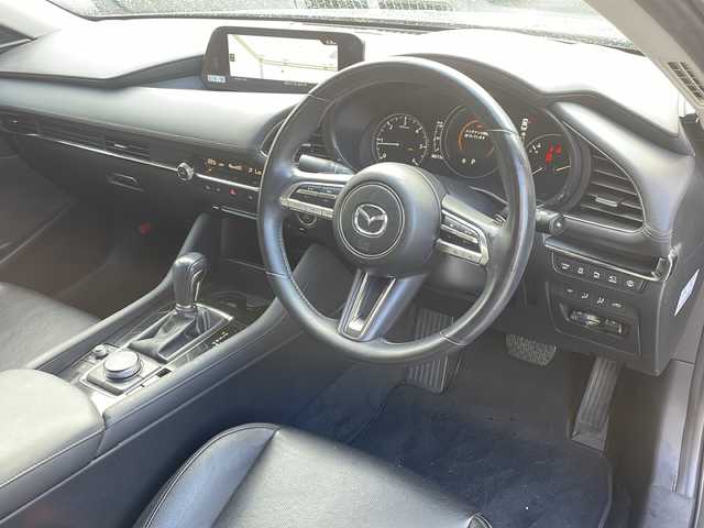 マツダ マツダ３セダン XD Lパッケージ 広島県 2019(令1)年 3.9万km マシーングレープレミアムM /登録時走行距離/　　　　　　　38317キロ/ワンオーナー/i-stop/純正ナビ/全方位モニター/地デジ/黒革シート/シートヒーター/ステアヒーター/クルーズコントロール/HUD/スペアキー×１/ビルトインETC/新車時整備手帳/　　【保証書】/取扱説明書/