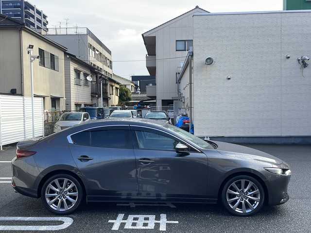 マツダ マツダ３セダン XD Lパッケージ 広島県 2019(令1)年 3.9万km マシーングレープレミアムM /登録時走行距離/　　　　　　　38317キロ/ワンオーナー/i-stop/純正ナビ/全方位モニター/地デジ/黒革シート/シートヒーター/ステアヒーター/クルーズコントロール/HUD/スペアキー×１/ビルトインETC/新車時整備手帳/　　【保証書】/取扱説明書/