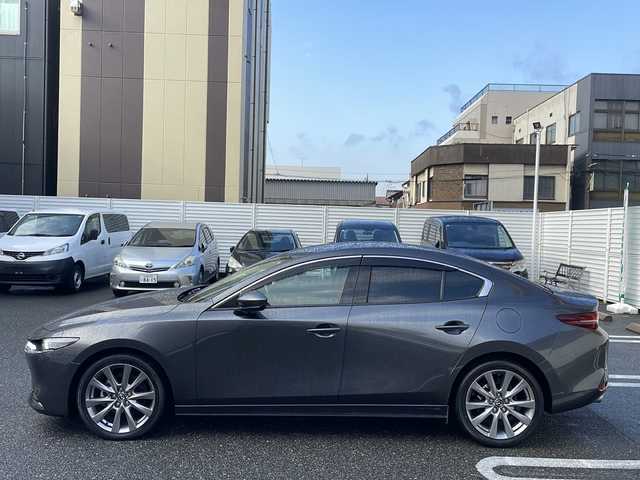 マツダ マツダ３セダン XD Lパッケージ 広島県 2019(令1)年 3.9万km マシーングレープレミアムM /登録時走行距離/　　　　　　　38317キロ/ワンオーナー/i-stop/純正ナビ/全方位モニター/地デジ/黒革シート/シートヒーター/ステアヒーター/クルーズコントロール/HUD/スペアキー×１/ビルトインETC/新車時整備手帳/　　【保証書】/取扱説明書/