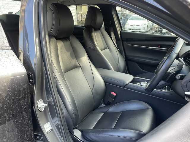 マツダ マツダ３セダン XD Lパッケージ 広島県 2019(令1)年 3.9万km マシーングレープレミアムM /登録時走行距離/　　　　　　　38317キロ/ワンオーナー/i-stop/純正ナビ/全方位モニター/地デジ/黒革シート/シートヒーター/ステアヒーター/クルーズコントロール/HUD/スペアキー×１/ビルトインETC/新車時整備手帳/　　【保証書】/取扱説明書/