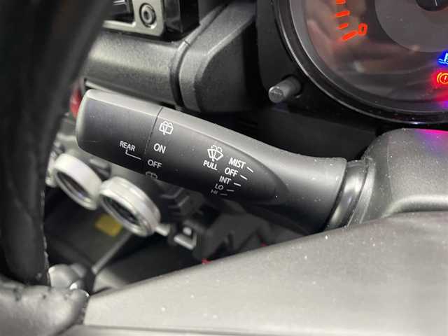 スズキ ジムニー シエラ JC 香川県 2020(令2)年 6.9万km ブルーイッシュブラックパール3 Panasonicナビ　/バックカメラ　/ルーフキャリア　/純正マッドガード　/ドライブレコーダー　/クルーズコントロール　/衝突被害軽減システム　/車線逸脱防止装置　/D/N席シートヒーター　/ダウンヒルアシストコントロール/ETC/電格ミラー/ヒートミラー/後付けスマホ置き/センターコンソール/ヘッドライトウォッシャー/純正レザー調シートカバー/ISOFIX/シガーソケット/純正ドアバイザー/現状ランフラットタイヤ(純正AW)(LT215/75/R15)/YOKOHAMA GEOLANDAR M/T G003