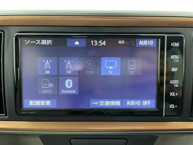 トヨタ パッソ モーダ　チャーム 大分県 2022(令4)年 0.7万km ピンクⅡ ワンオーナー/禁煙車/衝突回避支援システム（スマートアシストIII）/・衝突回避支援ブレーキ機能（対車両・対歩行者）/・衝突警報機能（対車両・対歩行者）/・車線逸脱警報機能/・誤発進抑制制御機能（前方・後方）/・先行車発進お知らせ機能/・オートハイビーム/パノラミックビューモニター/純正SDナビ　型式：NSZT-W68T/【フルセグTV、DVD再生可、BT対応】/ステアリングスイッチ/ビルトインETC/前後ドライブレコーダー/運転席シートヒーター/アイドリングストップ/横滑り防止装置/電動格納ミラー/純正フロアマット/オートライト/LEDヘッドライト/LEDフォグ/コーナーセンサー/保証書、取説、スペアキー有り