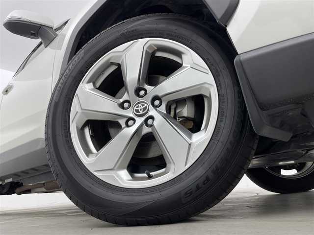 トヨタ ＲＡＶ４ ハイブリッドG 群馬県 2020(令2)年 5.1万km ホワイトパールクリスタルシャイン デジタルインナーミラー　（前後方録画機能付）/＝＝＝＝/純正9インチナビ（NSZT-Y68T)/・CD/DVD/SD/Bluetooth/フルセグTV/バックカメラ /Toyota Safety Sense/・プリクラッシュセーフティ/・レーントレーシングアシスト/・レーダークルーズコントロール/・オートマチックハイビーム/・ロードサインアシスト/・先行車発進告知機能/・パーキングサポートブレーキ（前後方静止物）/・パーキングサポートブレーキ（後方接近車両）＋ブラインドスポットモニター/合皮シート/パワーシート /シートポジションメモリー/シートヒーター /ハンズフリーパワーバックドア/ビルトインETC/スマートキー /プッシュスタート