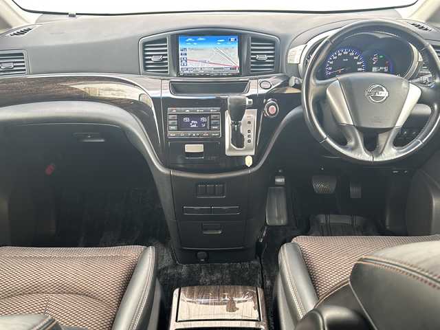 日産 エルグランド 250HWS アーバンクロム 埼玉県 2012(平24)年 8.7万km ブリリアントホワイトパール (株)IDOMが運営する【じしゃロン熊谷店】の自社ローン専用車両になりますこちらは現金またはオートローンご利用時の価格です。自社ローンご希望の方は別途その旨お申付け下さい/社外8インチHDDナビ　VIE-X088VS/　CD/DVD/DTV/Bluetooth/フリップダウンモニター　PCX-R3500/両側パワースライドドア/純正フロアマット/ETC/ハーフレザーシート/純正18インチAW/スマートキー
