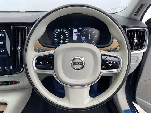 ボルボ Ｖ９０ D4 インスクリプション 宮城県 2018(平30)年 3.4万km ライトブルーＭ /サンルーフ//レザーシート//ACC//BSM//ハーマンカードンサウンド//カラーHUD//クリアランスソナー//ドライブレコーダー前後//ブロンドレザーシート　//４ゾーンＡＣ　//３６０°カメラ　//ＣｉｔｙＳａｆｅｔｙ　//前後シートＨ　//ステアリングＨ　//パワーテールゲート　//１８ｉｎＡＷ//純正ルーフキャリア