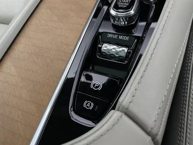 ボルボ Ｖ９０ D4 インスクリプション 宮城県 2018(平30)年 3.4万km ライトブルーＭ /サンルーフ//レザーシート//ACC//BSM//ハーマンカードンサウンド//カラーHUD//クリアランスソナー//ドライブレコーダー前後//ブロンドレザーシート　//４ゾーンＡＣ　//３６０°カメラ　//ＣｉｔｙＳａｆｅｔｙ　//前後シートＨ　//ステアリングＨ　//パワーテールゲート　//１８ｉｎＡＷ//純正ルーフキャリア