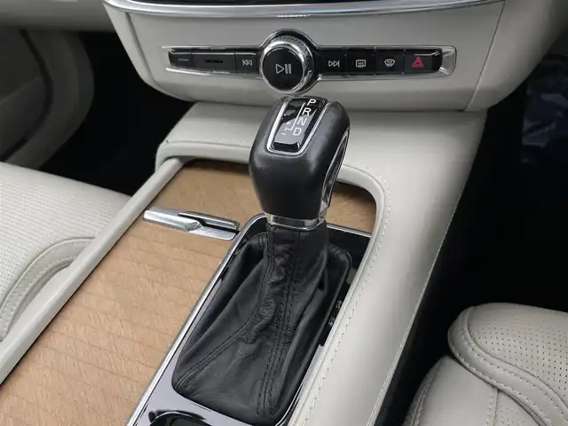 ボルボ Ｖ９０ D4 インスクリプション 宮城県 2018(平30)年 3.4万km ライトブルーＭ /サンルーフ//レザーシート//ACC//BSM//ハーマンカードンサウンド//カラーHUD//クリアランスソナー//ドライブレコーダー前後//ブロンドレザーシート　//４ゾーンＡＣ　//３６０°カメラ　//ＣｉｔｙＳａｆｅｔｙ　//前後シートＨ　//ステアリングＨ　//パワーテールゲート　//１８ｉｎＡＷ//純正ルーフキャリア
