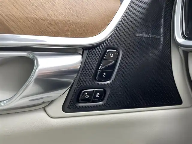 ボルボ Ｖ９０ D4 インスクリプション 宮城県 2018(平30)年 3.4万km ライトブルーＭ /サンルーフ//レザーシート//ACC//BSM//ハーマンカードンサウンド//カラーHUD//クリアランスソナー//ドライブレコーダー前後//ブロンドレザーシート　//４ゾーンＡＣ　//３６０°カメラ　//ＣｉｔｙＳａｆｅｔｙ　//前後シートＨ　//ステアリングＨ　//パワーテールゲート　//１８ｉｎＡＷ//純正ルーフキャリア