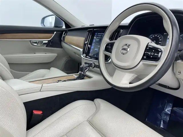 ボルボ Ｖ９０ D4 インスクリプション 宮城県 2018(平30)年 3.4万km ライトブルーＭ /サンルーフ//レザーシート//ACC//BSM//ハーマンカードンサウンド//カラーHUD//クリアランスソナー//ドライブレコーダー前後//ブロンドレザーシート　//４ゾーンＡＣ　//３６０°カメラ　//ＣｉｔｙＳａｆｅｔｙ　//前後シートＨ　//ステアリングＨ　//パワーテールゲート　//１８ｉｎＡＷ//純正ルーフキャリア