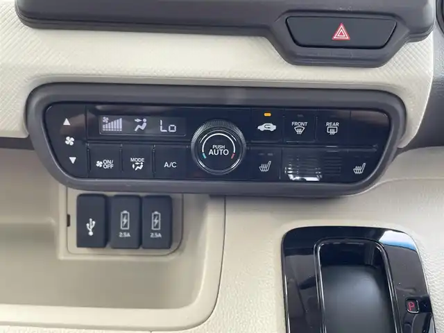 ホンダ Ｎ ＢＯＸ G L ターボ ホンダセンシング 愛媛県 2020(令2)年 4.7万km プラチナホワイトパール 純正7インチナビ(Bluetooth/CD)/ETC/レーダークルーズコントロール/両側パワースライドドア/パドルシフト/前席シートヒーター/前後ドライブレコーダー/純正フロアマット/アイドリングストップ/レーンキープアシスト/コーナーセンサー/オートLEDヘッドライト/横滑り防止装置/盗難防止装置/衝突軽減装置/カーテンエアバッグ/ABS