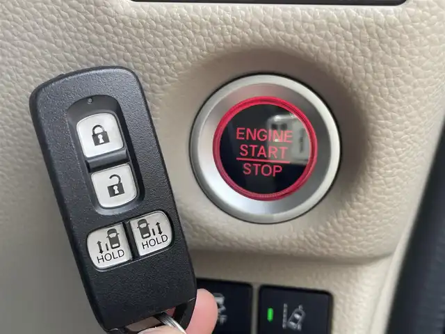 ホンダ Ｎ ＢＯＸ G L ターボ ホンダセンシング 愛媛県 2020(令2)年 4.7万km プラチナホワイトパール 純正7インチナビ(Bluetooth/CD)/ETC/レーダークルーズコントロール/両側パワースライドドア/パドルシフト/前席シートヒーター/前後ドライブレコーダー/純正フロアマット/アイドリングストップ/レーンキープアシスト/コーナーセンサー/オートLEDヘッドライト/横滑り防止装置/盗難防止装置/衝突軽減装置/カーテンエアバッグ/ABS