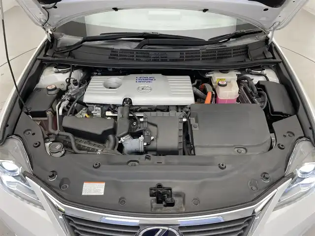 レクサス ＣＴ 200h 滋賀県 2017(平29)年 5.2万km ソニッククォーツ 純正ナビ　Bluetooth/DVD/CD/フルセグ/バックカメラ/LEDヘッドライト/オートライト/ビルトインETC2.0/シートヒーター(前席)/パドルシフト/ステアリングスイッチ/合皮シートカバー/プッシュスタート/スマートキー/純正フロアマット