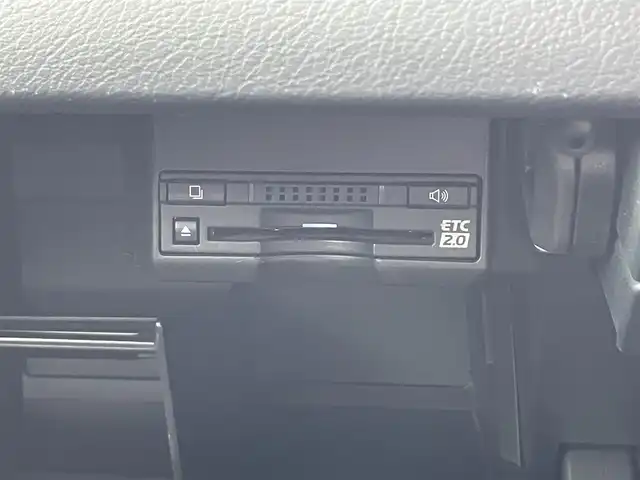 レクサス ＣＴ 200h 滋賀県 2017(平29)年 5.2万km ソニッククォーツ 純正ナビ　Bluetooth/DVD/CD/フルセグ/バックカメラ/LEDヘッドライト/オートライト/ビルトインETC2.0/シートヒーター(前席)/パドルシフト/ステアリングスイッチ/合皮シートカバー/プッシュスタート/スマートキー/純正フロアマット