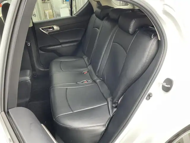 レクサス ＣＴ 200h 滋賀県 2017(平29)年 5.2万km ソニッククォーツ 純正ナビ　Bluetooth/DVD/CD/フルセグ/バックカメラ/LEDヘッドライト/オートライト/ビルトインETC2.0/シートヒーター(前席)/パドルシフト/ステアリングスイッチ/合皮シートカバー/プッシュスタート/スマートキー/純正フロアマット