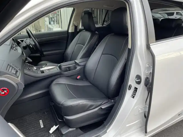 レクサス ＣＴ 200h 滋賀県 2017(平29)年 5.2万km ソニッククォーツ 純正ナビ　Bluetooth/DVD/CD/フルセグ/バックカメラ/LEDヘッドライト/オートライト/ビルトインETC2.0/シートヒーター(前席)/パドルシフト/ステアリングスイッチ/合皮シートカバー/プッシュスタート/スマートキー/純正フロアマット