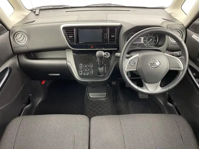 日産 デイズ ルークス ハイウェイスター Xターボ 新潟県 2019(令1)年 7.9万km ホワイトパール ４ＷＤ　/社外ＳＤナビ　/全方位カメラミラー /左側電動ドア　/フルセグＴＶ　/衝突軽減装置　/オートハイビーム　/横滑り防止装置　/革巻きステアリング　/オートライト　/アイドリングストップ　/スマートキー /エンジンスターター