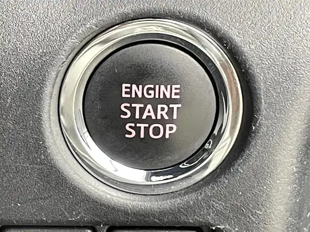 トヨタ ノア Si ダブルバイビーⅢ 千葉県 2020(令2)年 7万km ホワイトパールクリスタルシャイン 禁煙車/プリクラッシュセーフティ（PCS）/パーキングサポートブレーキ（PKSB）/レーンディパーチャーアラート（LDA）/純正10インチナビ/・NSZN-Z68T/・CD/DVD/BT/フルセグ/純正12.1インチフリップダウンモニター/ハーフレザーシート/クリアランスソナー/クルーズコントロール/両側電動スライドドア/LEDヘッドライト/オートライト/ビルトインETC2.0/アイドリングストップ