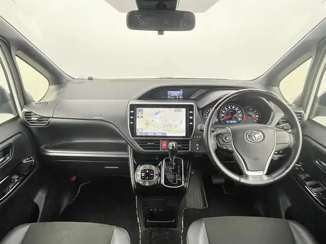 トヨタ ノア Si ダブルバイビーⅢ 千葉県 2020(令2)年 7万km ホワイトパールクリスタルシャイン 禁煙車/プリクラッシュセーフティ（PCS）/パーキングサポートブレーキ（PKSB）/レーンディパーチャーアラート（LDA）/純正10インチナビ/・NSZN-Z68T/・CD/DVD/BT/フルセグ/純正12.1インチフリップダウンモニター/ハーフレザーシート/クリアランスソナー/クルーズコントロール/両側電動スライドドア/LEDヘッドライト/オートライト/ビルトインETC2.0/アイドリングストップ
