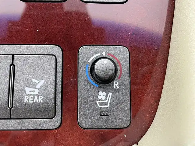 レクサス ＬＳ 460 バージョンU 群馬県 2006(平18)年 8.5万km ホワイトパールクリスタルシャイン マークレビンソン　プレミアムオーディオ/サンルーフ/－－－－－－－－－－－－/純正HDDメーカーナビ/・CD/DVD/MD/MSV(HDD)/フルセグTV/－－－－－－－－－－－－/サンルーフ　マークレビンソン　純正メーカーＨＤＤナビ　バックカメラ　ベージュ本革シート　シートベンチレーション　ステアリングヒーター　ＥＴＣ　追従クルーズ　ＬＫＡ　ＰＣＳ　電動サンシェード　　禁煙車