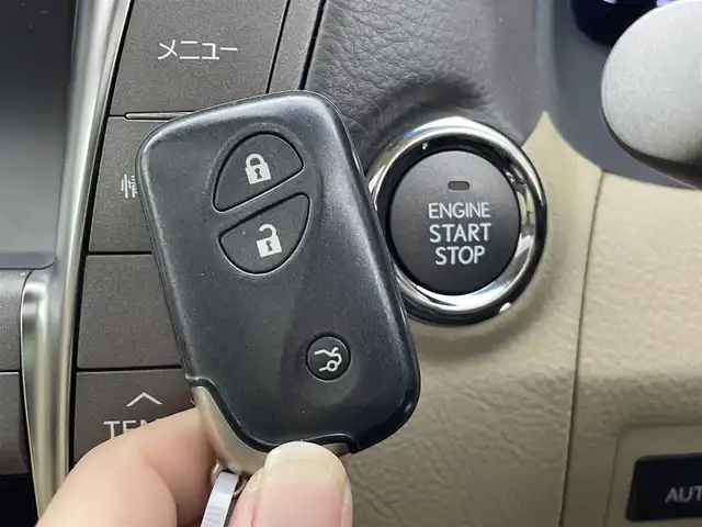 レクサス ＬＳ 460 バージョンU 群馬県 2006(平18)年 8.5万km ホワイトパールクリスタルシャイン マークレビンソン　プレミアムオーディオ/サンルーフ/－－－－－－－－－－－－/純正HDDメーカーナビ/・CD/DVD/MD/MSV(HDD)/フルセグTV/－－－－－－－－－－－－/サンルーフ　マークレビンソン　純正メーカーＨＤＤナビ　バックカメラ　ベージュ本革シート　シートベンチレーション　ステアリングヒーター　ＥＴＣ　追従クルーズ　ＬＫＡ　ＰＣＳ　電動サンシェード　　禁煙車